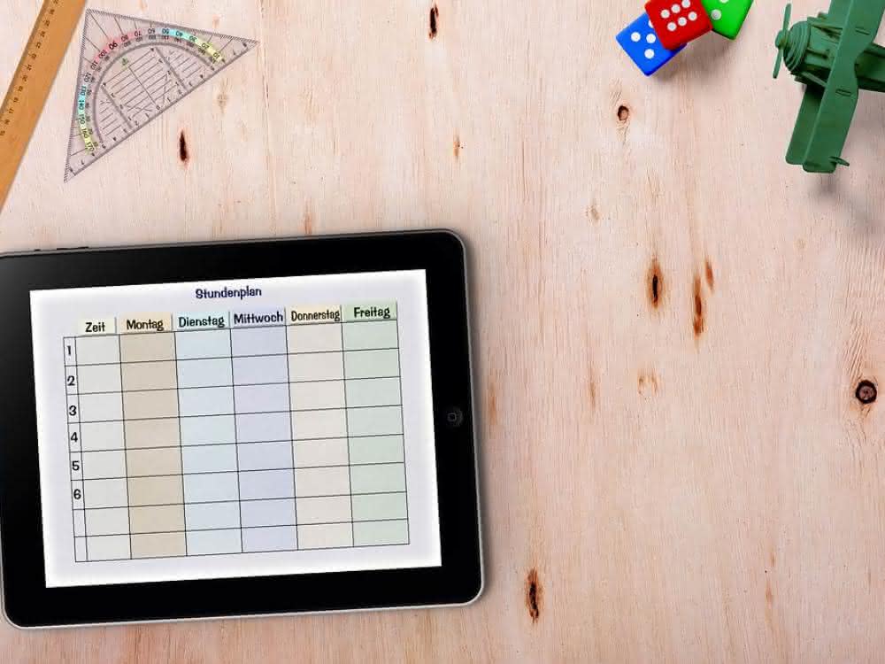 Tablet mit Stundenplan