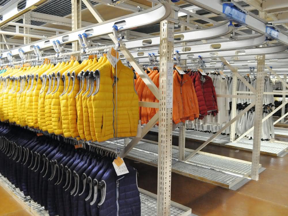 Aus materialfluss SPEKTRUM 2019: Maßgeschneidert für den ­Multi-Channel-Vertrieb