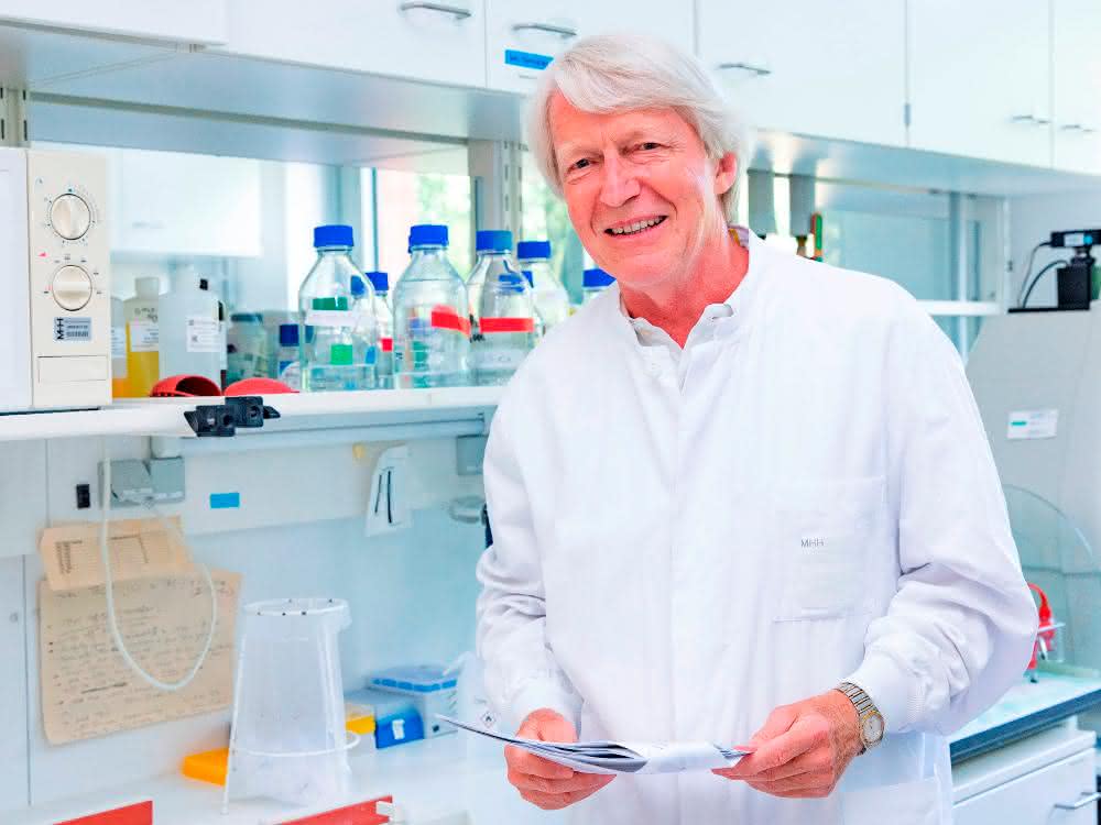 Ein wichtiger Schritt für die regenerative Medizin – MHH-Professor Heiner Niemann hat eine neue Generation von Stammzellen mitentwickelt.