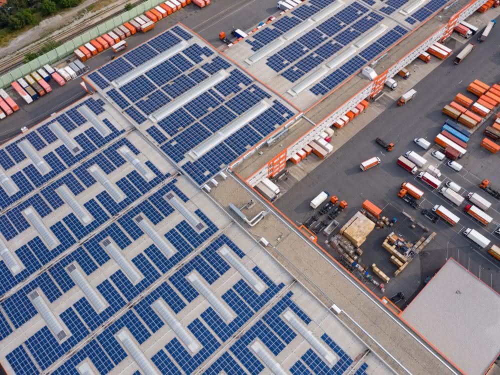 Sustainability: Gebrüder Weiss benefits from photovoltaics