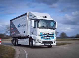 Electric trucks in practical use: Mercedes-Benz eActros proves its worth at Logistik Schmitt Electric trucks in practical use: Mercedes-Benz eActros proves its worth at Logistik Schmitt