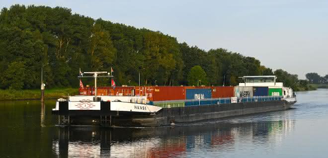 Port of Hamburg: More containers, more bulk goods in inland shipping