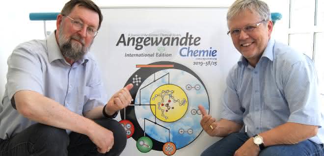 Sergey Verevkin (l.) und Ralf Ludwig untersuchen Dispersionskräfte in ionischen Flüssigkeiten. Sergey Verevkin (l.) und Ralf Ludwig untersuchen Dispersionskräfte in ionischen Flüssigkeiten.