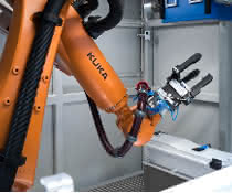 Robotergeführte 2D-Röntgenanlage Variable Belade- und Zuführkonzepte
