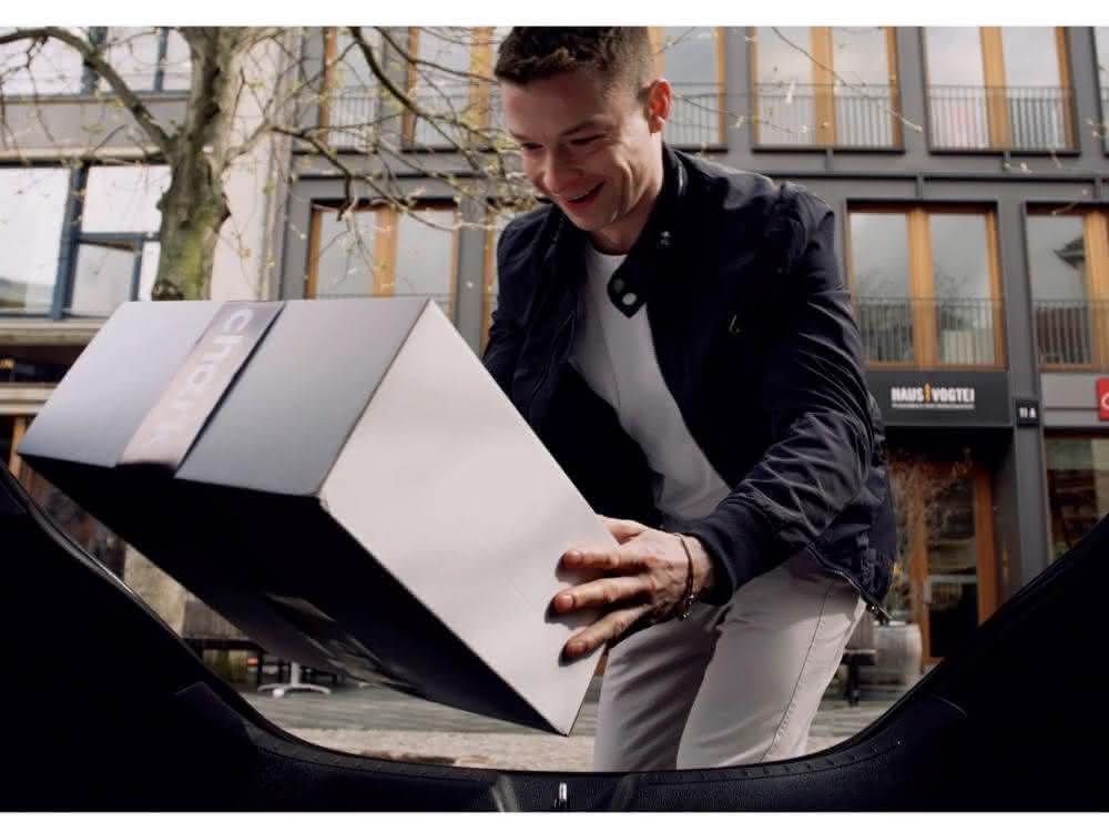 Pilot project: Deliveries to parked cars