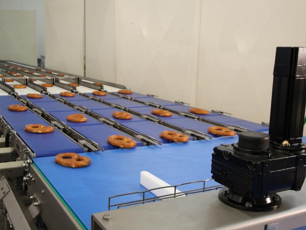 Food industry: The perfect pretzel with robotics