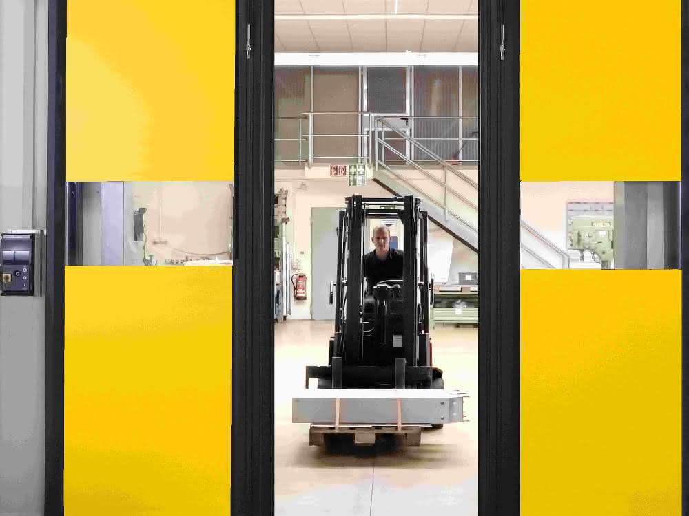 Gates: Side-rolling high-speed door prevents collision damage