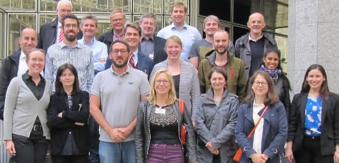 Dieses Team treibt das DIACAT-Projekt voran. Vorne links Projektkoordinatorin Anke Krueger, Chemieprofessorin an der Uni Würzburg. Gruppenfoto DIACAT-Projekt