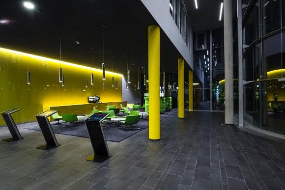 Learning in a state-of-the-art environment