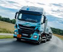 LNG tractor units: Hoyer Group expands green fleet