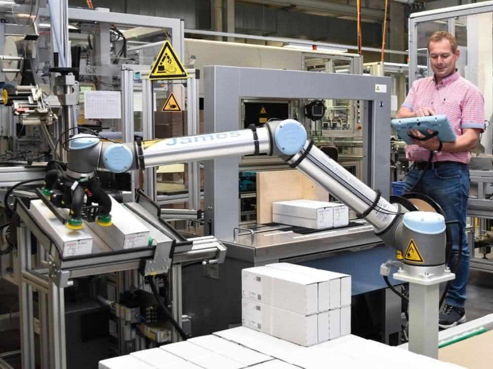 UR robots at Hensel Electric