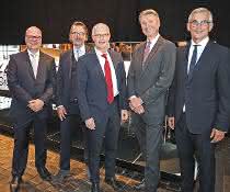 Lehmann und Voss-Geschäftsleitung (v.l.): Aage Barfuß, Soenke Thomsen, Peter Tschentscher (Erster Bürgermeister der Stadt Hamburg), Knut Breede, Thomas Oehmichen. Lehmann und Voss-Geschäftsleitung (v.l.): Aage Barfuß, Soenke Thomsen, Peter Tschentscher (Erster Bürgermeister der Stadt Hamburg), Knut Breede, Thomas Oehmichen.