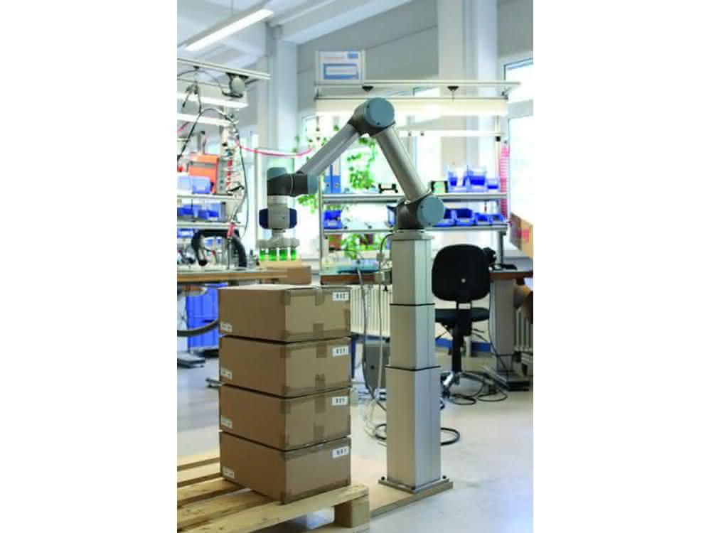 The lift kit raises the robot's platform