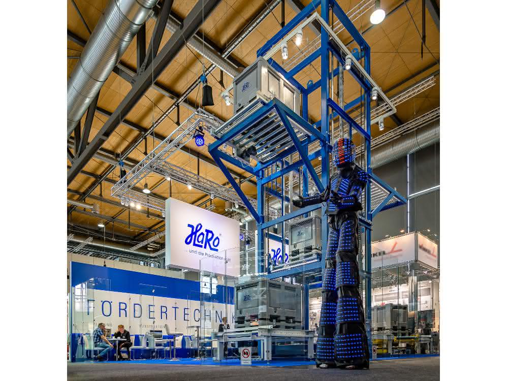 Vertical conveyor: Every square meter is used