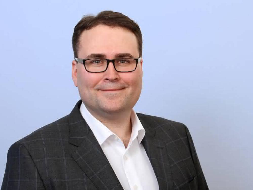 Dr. Julian Thiele