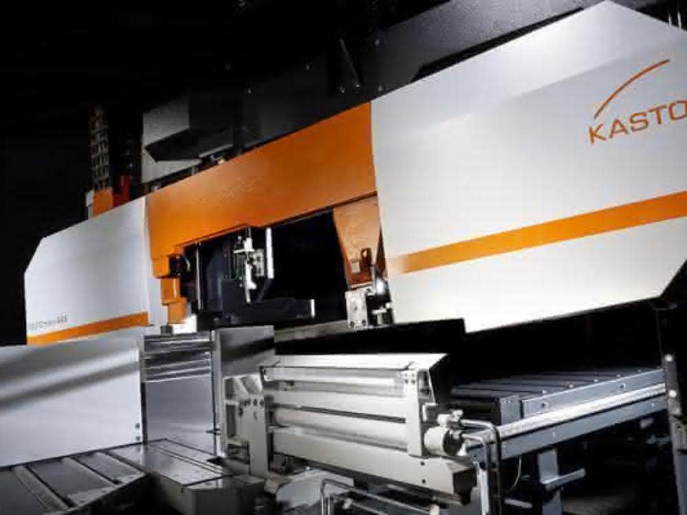 Double mitre bandsaw