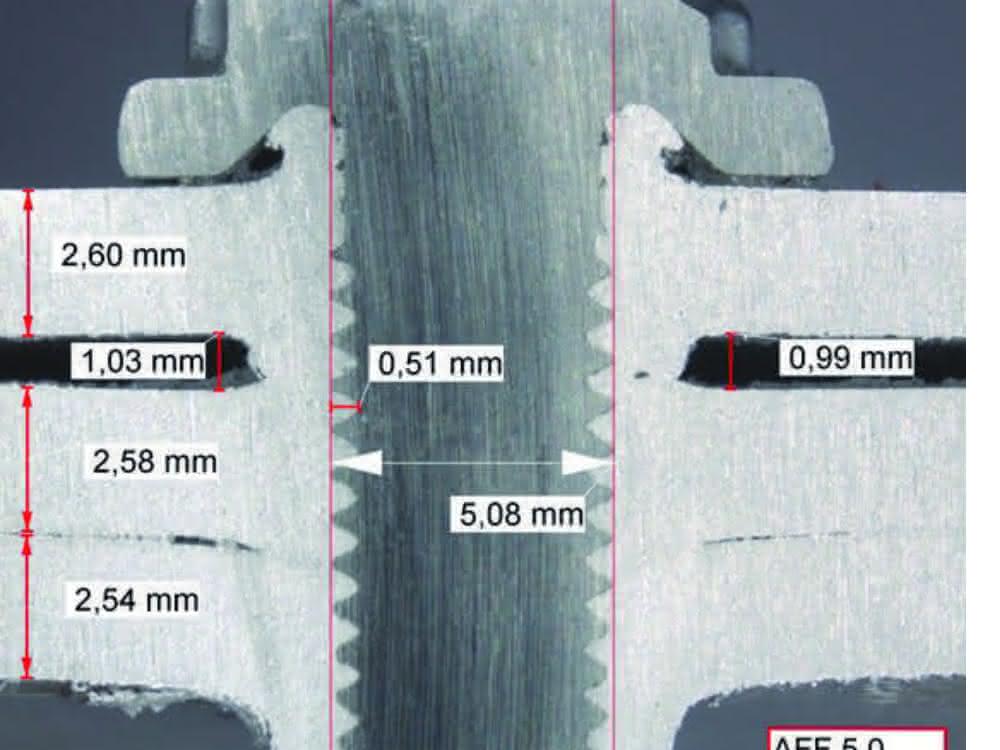 Three-layer sheet metal connection Three-layer sheet metal connection