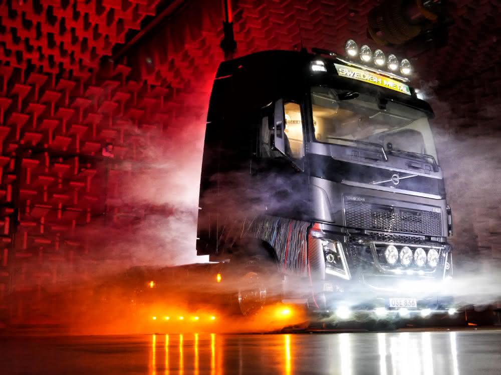 Auktion für guten Zweck: Volvo versteigert Heavy-Metal Truck