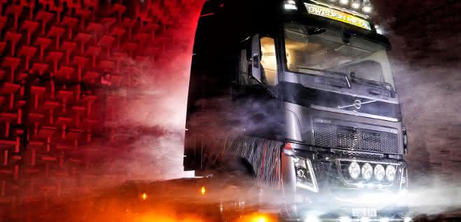 Auktion für guten Zweck: Volvo versteigert Heavy-Metal Truck Auktion für guten Zweck: Volvo versteigert Heavy-Metal Truck