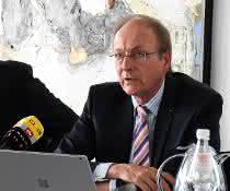 ZDB-Pressegespräch: "Die Bauwirtschaft ist die Konjunkturlokomotive Nummer eins" ZDB-Pressegespräch: "Die Bauwirtschaft ist die Konjunkturlokomotive Nummer eins"