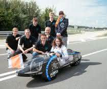 TUfast Eco Team mit der Prüferin von Guinness World Records