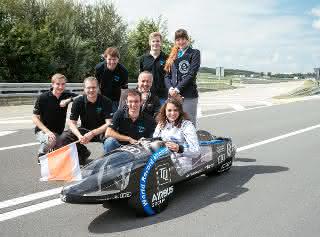 TUfast Eco Team TUfast Eco Team mit der Prüferin von Guinness World Records