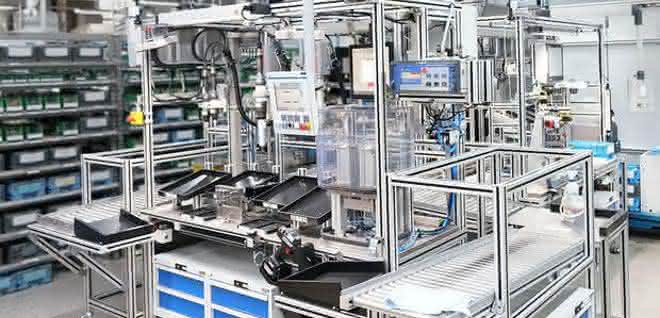 The fully networked assembly line
