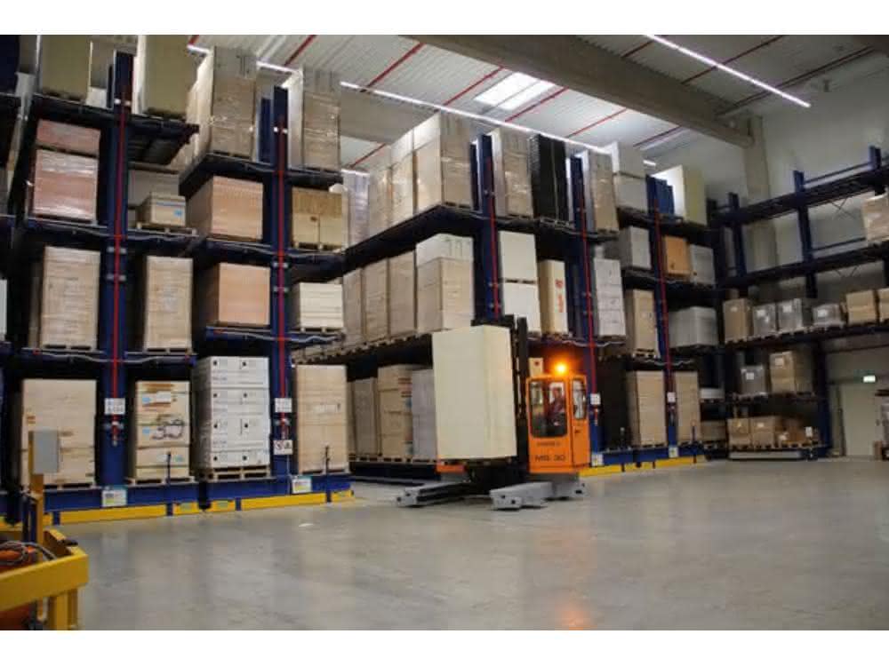 Electric multidirectional sideloader MQ 30