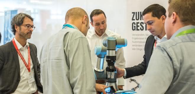 Participants with Cobot