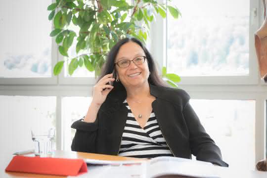 Bettina Schall