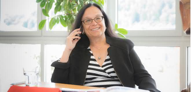 Bettina Schall