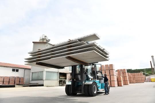 Konecranes_Woehrl-Schwerlaststapler