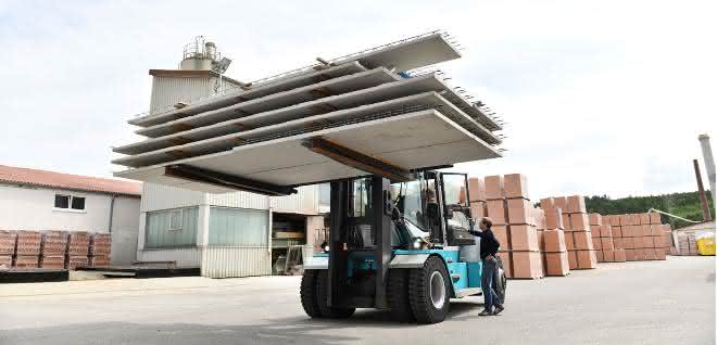 Konecranes_Woehrl heavy-duty forklift truck