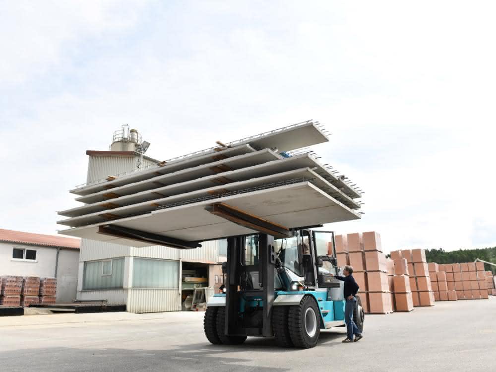 Konecranes_Woehrl heavy-duty forklift truck
