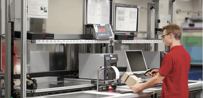 Lifting modules and lights: More flexibility for ergonomic workstations
