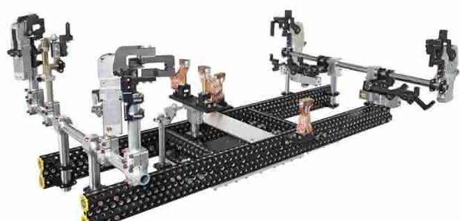 Basic structure with integrated tensioners