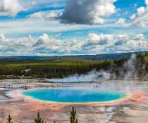 Auf geothermalen Feldern wie im Yellowstone-Nationalpark könnten auf der Ur-Erde erste RNA-Moleküle, die Vorboten des Lebens, entstanden sein. Auf geothermalen Feldern wie im Yellowstone-Nationalpark könnten auf der Ur-Erde erste RNA-Moleküle, die Vorboten des Lebens, entstanden sein.