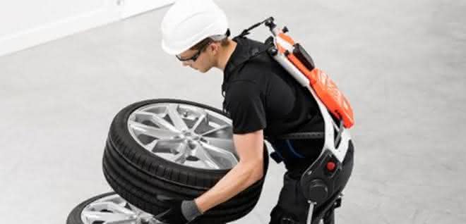 Smart power suits: BMW tests exoskeletons from German Bionic in workshop operation Smart power suits: BMW tests exoskeletons from German Bionic in workshop operation