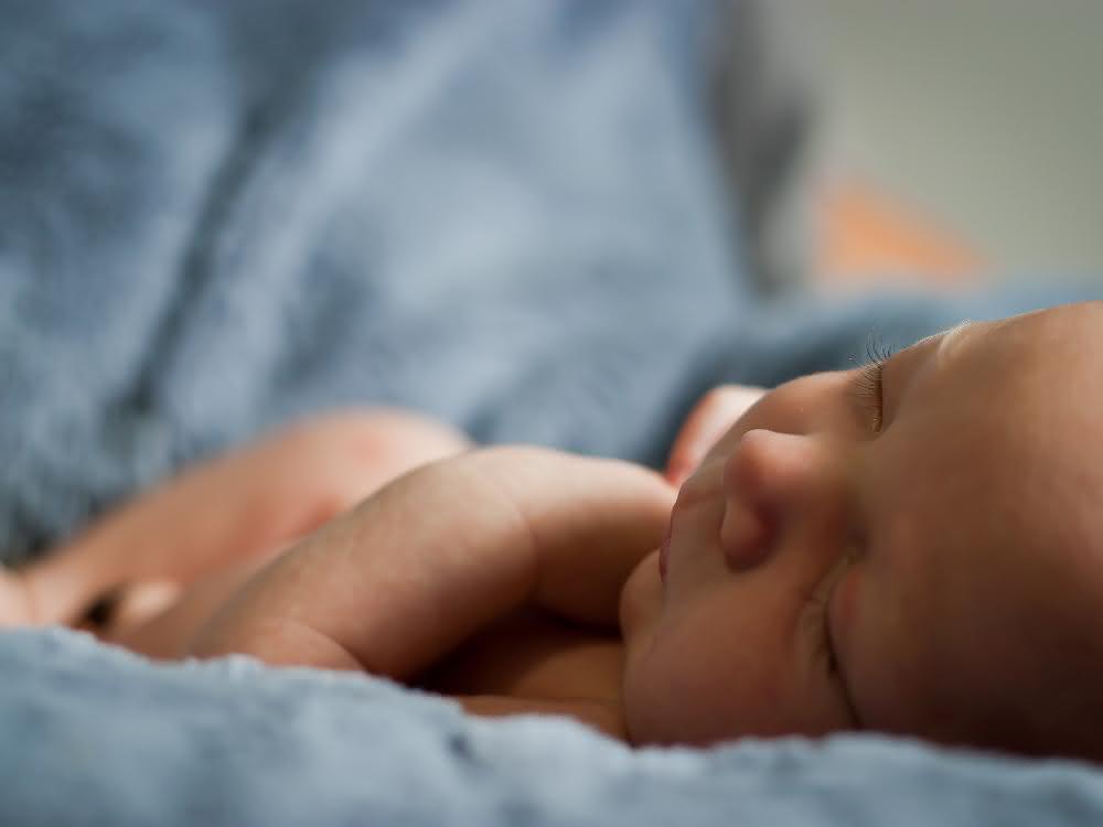 Schon vor der Geburt belastet: Neugeborene haben bereits im Mutterleib Umweltöstrogene aufgenommen. Schon vor der Geburt belastet: Neugeborene haben bereits im Mutterleib Umweltöstrogene aufgenommen.