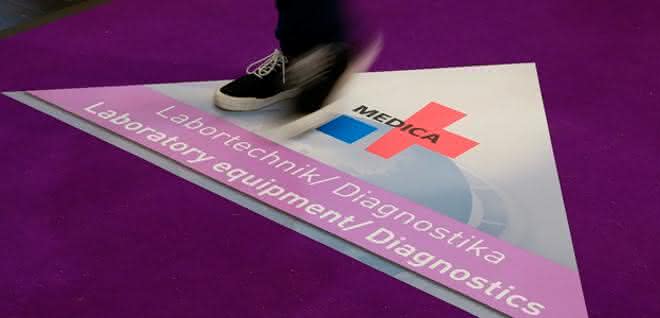 Medica 2019 / Compamed 2019: Trendthemen einer modernen Labormedizin Messeboden mit Medica-Messelogo und Hinweis auf den Bereich Labortechnik/Diagnostika.