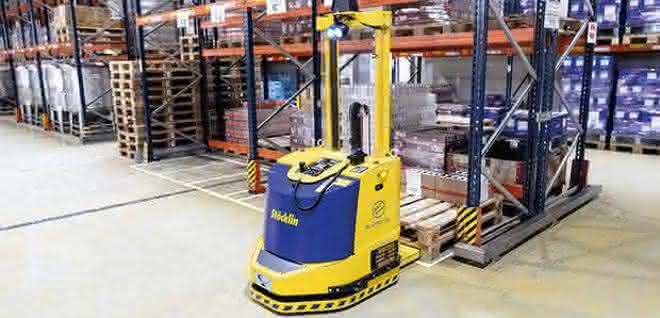 Automatic forklift truck