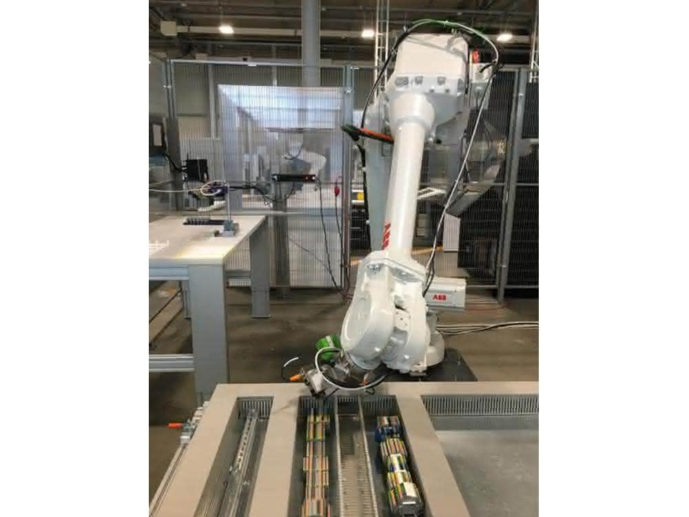 Roboter mit Werkzeug