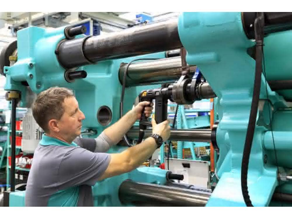 All-rounder injection molding machine