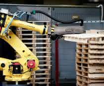 De-nesting of pallet stacks