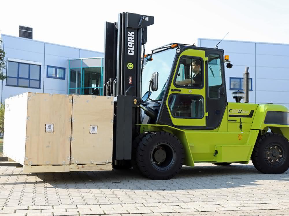 Clark_Exterior Counterbalance truck: Diesel forklift for eight tons