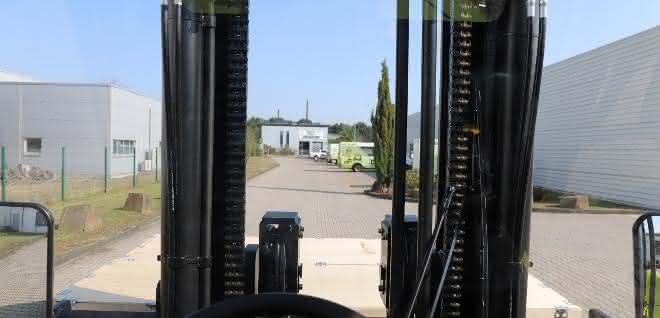 Counterbalance truck: Diesel forklift for eight tons