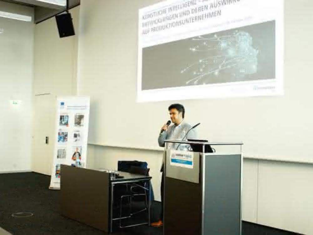 Chefredakteur Daniel Schilling von WEKA Business Medien Kongress Moderne Montage: Großes Innovationspotenzial in der Montage