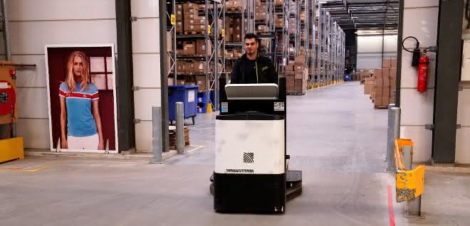 UniCarriers_Helly_Hansen_Storage New fleet: Helly Hansen grows with Unicarriers