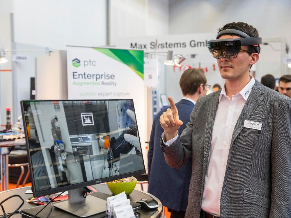 The topics of software and data analysis were particularly present at the first In.Stand AR glasses