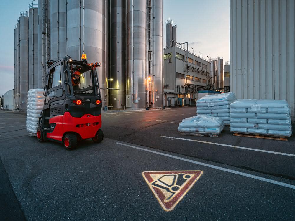 Security features: Accident-free through the aisles